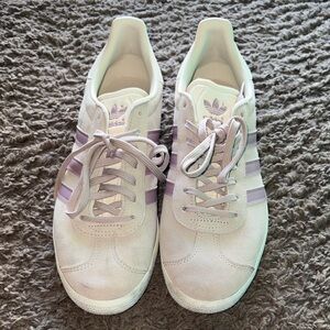 adidas Women's Sneakers in Light Purple and Cream